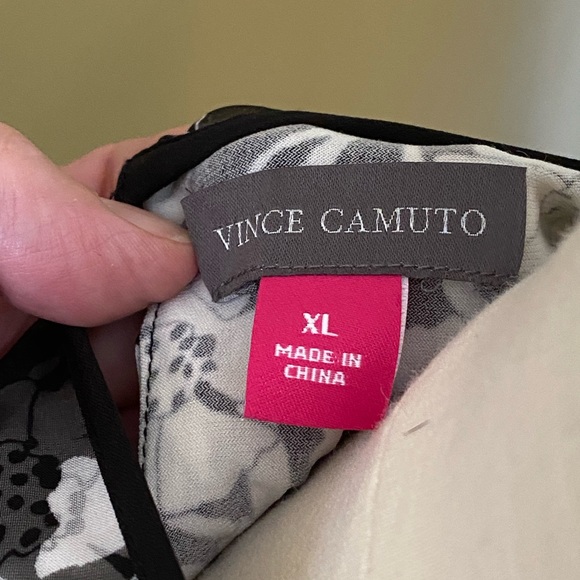 Beautiful Vince Camuto cold shoulder blouse with shell underneath - Picture 6 of 9